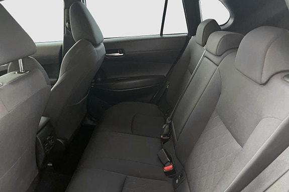 Toyota Corolla Cross 8 of 12