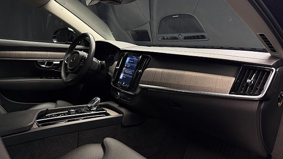 Volvo S90 11 of 30