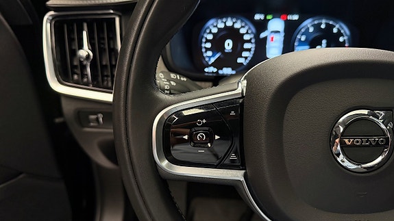 Volvo S90 17 of 30