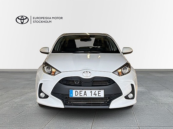 Toyota Yaris 5 of 12