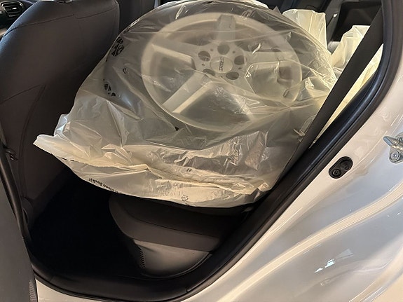 Toyota Yaris 7 of 12