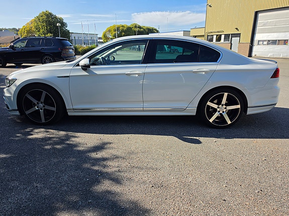 Volkswagen Passat 5 of 18
