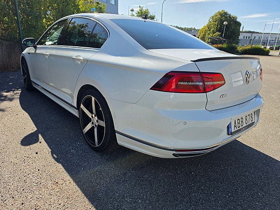 Volkswagen Passat 3 of 18