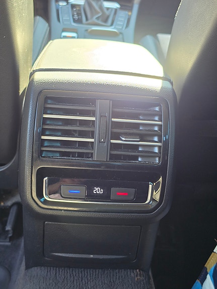 Volkswagen Passat 15 of 18