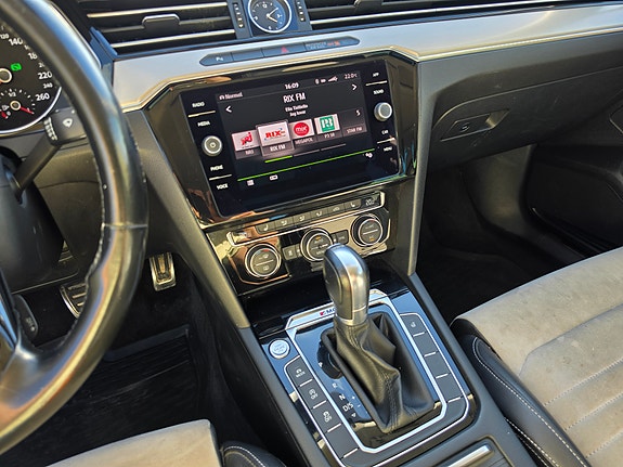 Volkswagen Passat 12 of 18