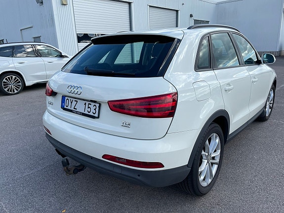 Audi Q3 3 of 5