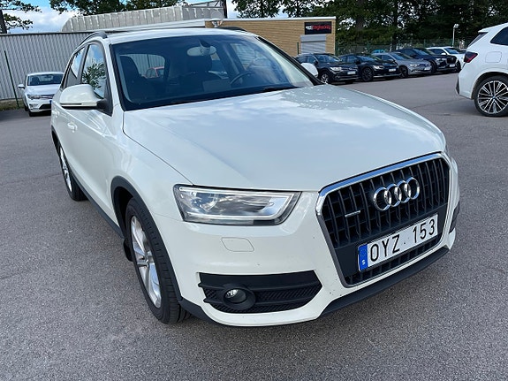 Audi Q3 2 of 5