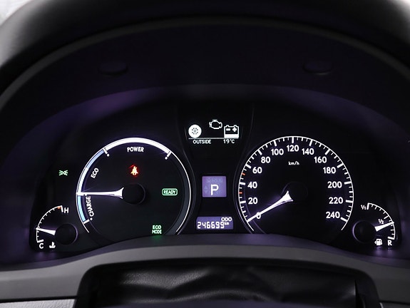 Lexus RX450h 24 of 30