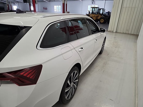 Skoda Octavia 6 of 10