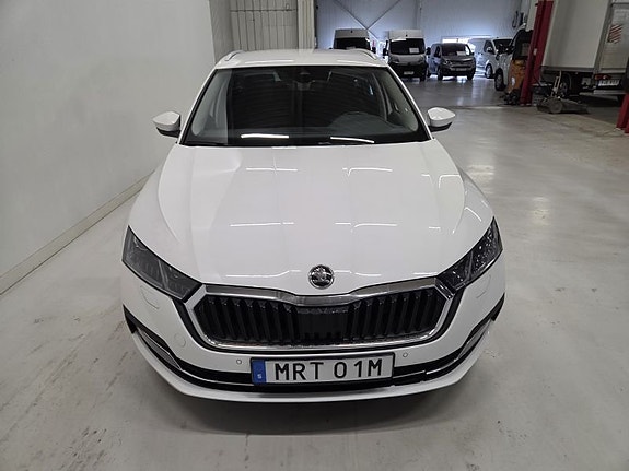 Skoda Octavia 2 of 10