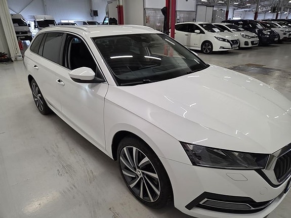 Skoda Octavia 3 of 10