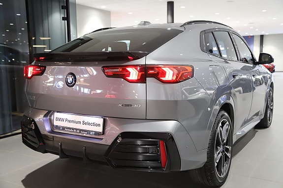 BMW iX2 7 of 18