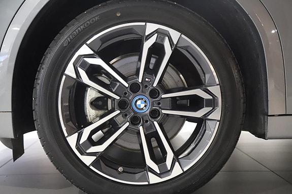 BMW iX2 5 of 18