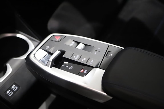 BMW iX2 15 of 18