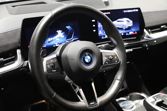 BMW iX2 12 of 18