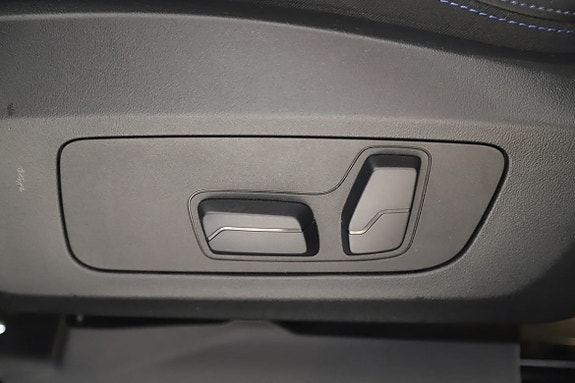 BMW iX2 14 of 18