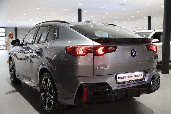 BMW iX2 8 of 18