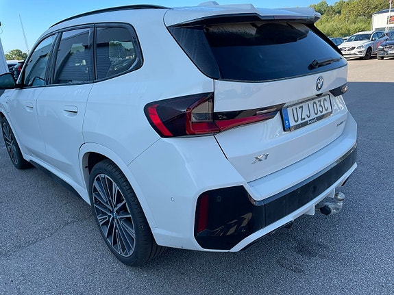 BMW X1 4 of 5
