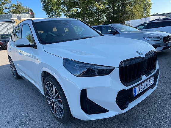 BMW X1 2 of 5