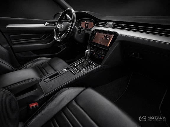 Volkswagen Passat 11 of 14