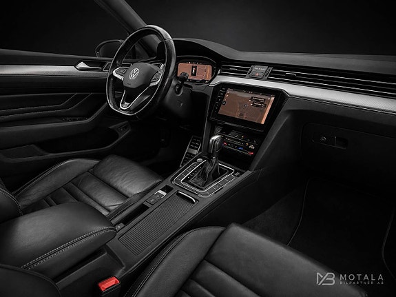 Volkswagen Passat 10 of 14