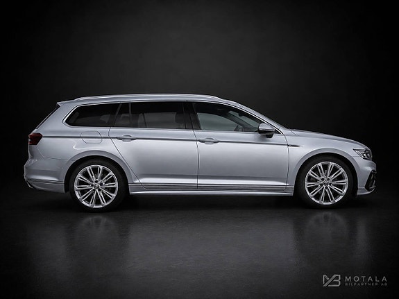 Volkswagen Passat 2 of 14