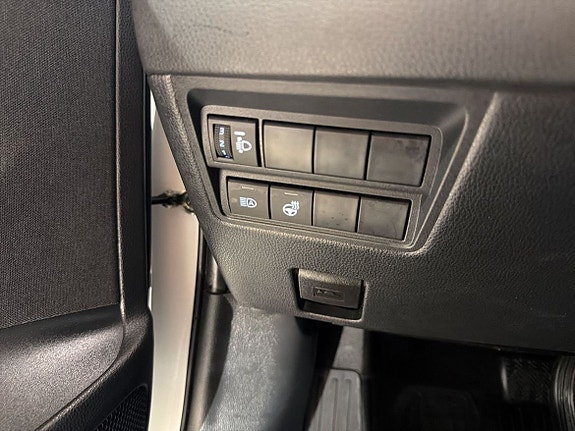 Toyota Yaris 11 of 13