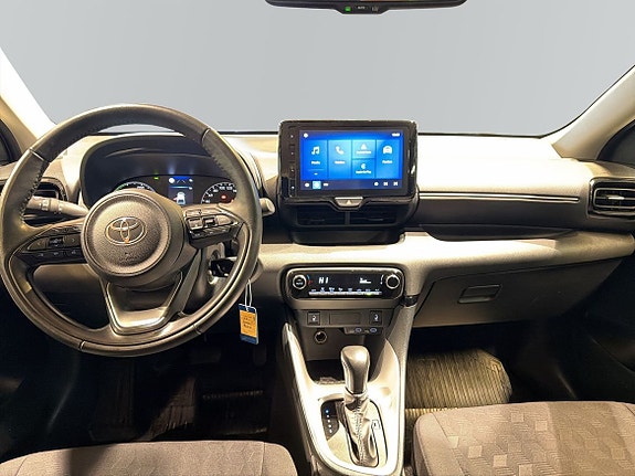 Toyota Yaris 8 of 13