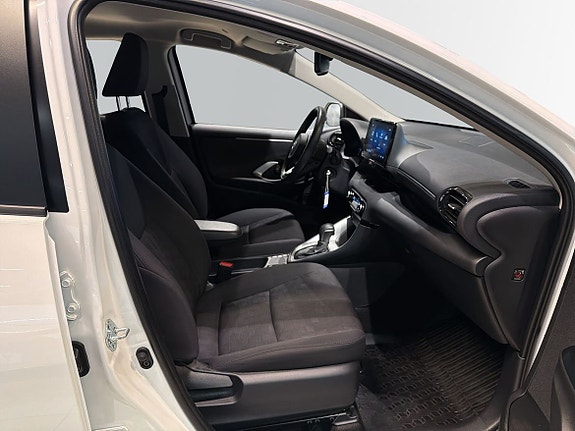 Toyota Yaris 6 of 13