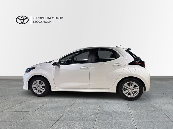 Toyota Yaris 3 of 13