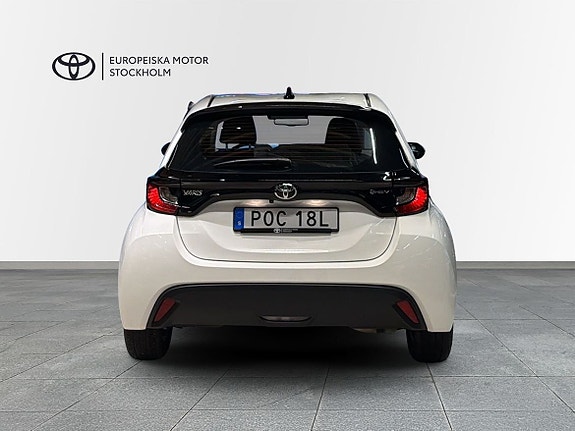 Toyota Yaris 4 of 13
