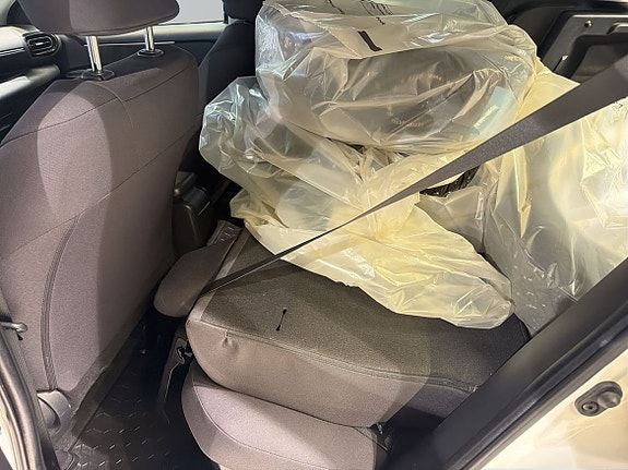 Toyota Yaris 7 of 13