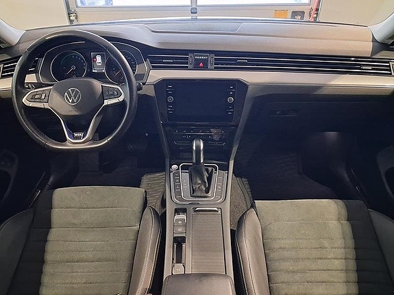 Volkswagen Passat 4 of 6