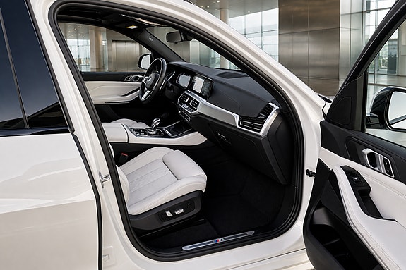 BMW X5 2 of 7
