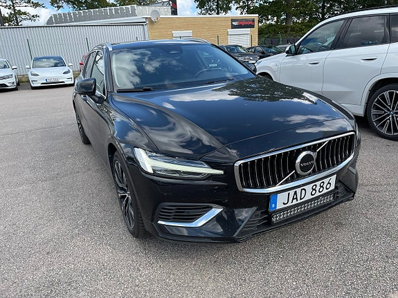 Volvo V60 2 of 5