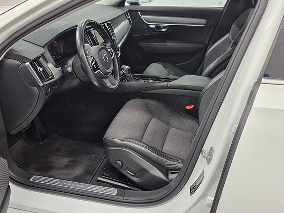 Volvo V90 2 of 8