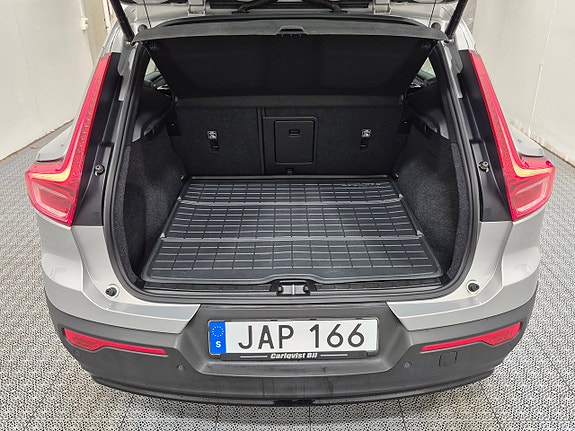 Volvo XC40 11 of 11