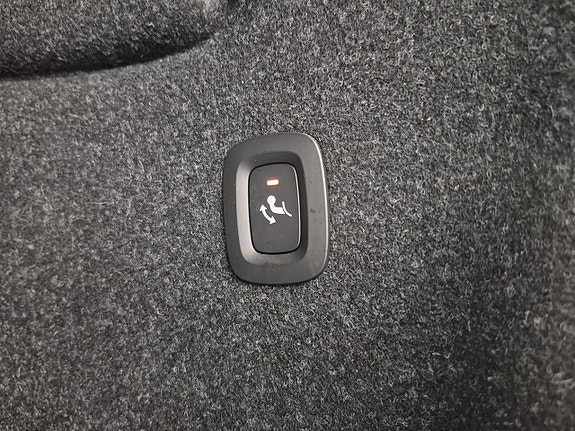 Volvo XC40 10 of 11