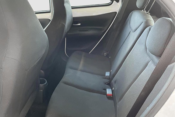 Toyota Aygo X 10 of 13