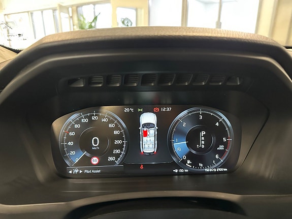 Volvo XC90 19 of 19