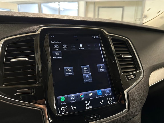 Volvo XC90 15 of 19