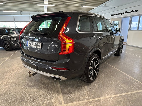 Volvo XC90 3 of 19
