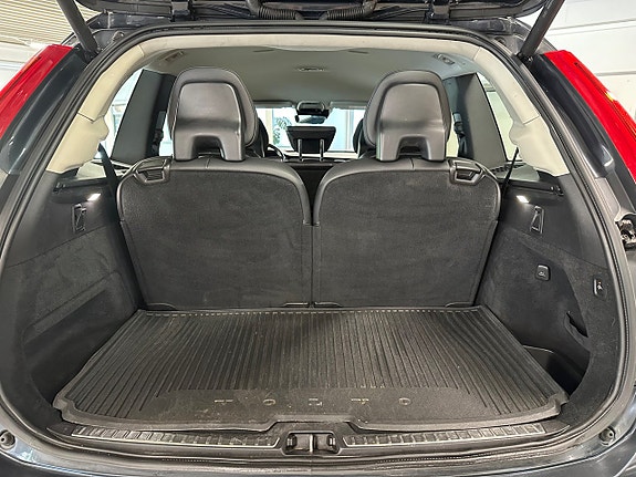 Volvo XC90 5 of 19