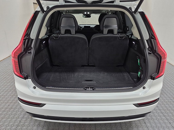 Volvo XC90 13 of 14