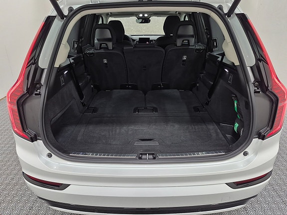 Volvo XC90 12 of 14