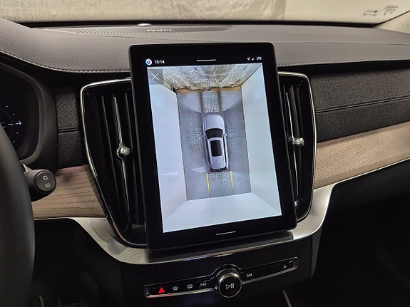 Volvo XC90 8 of 14