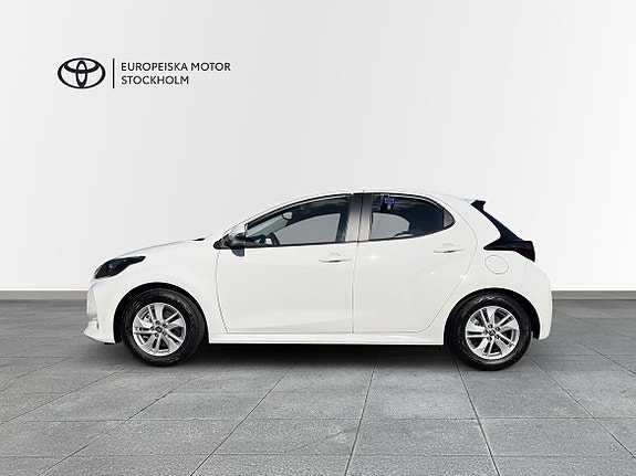 Toyota Yaris 3 of 9