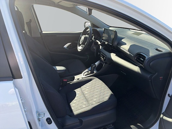 Toyota Yaris 6 of 9