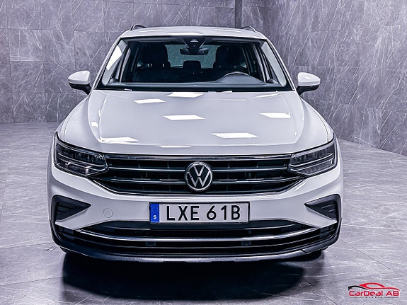Volkswagen Tiguan 2 of 26