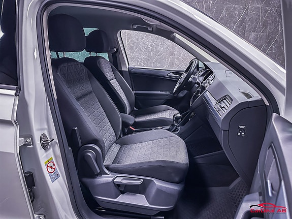 Volkswagen Tiguan 16 of 26